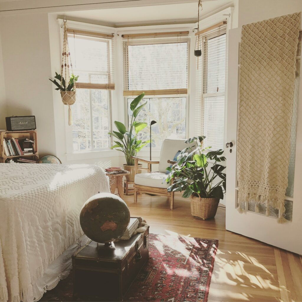 chambre à Lyon harmonisée, apaisante, propice à un meilleur sommeil, suite à une consultation Feng Shui à Lyon, par une décoratrice d'intérieur holistique